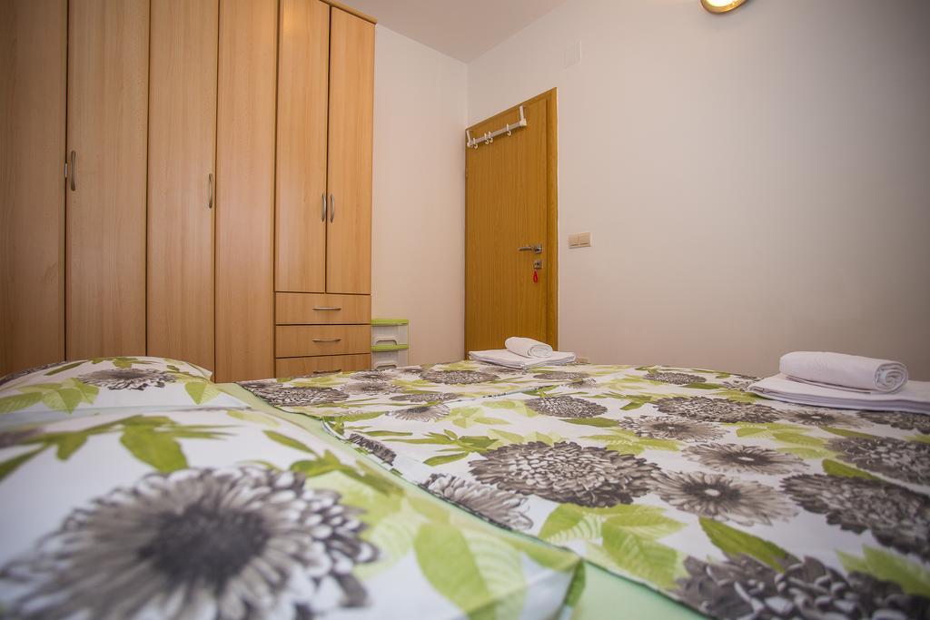 Apartments Mira Kaštela Kültér fotó