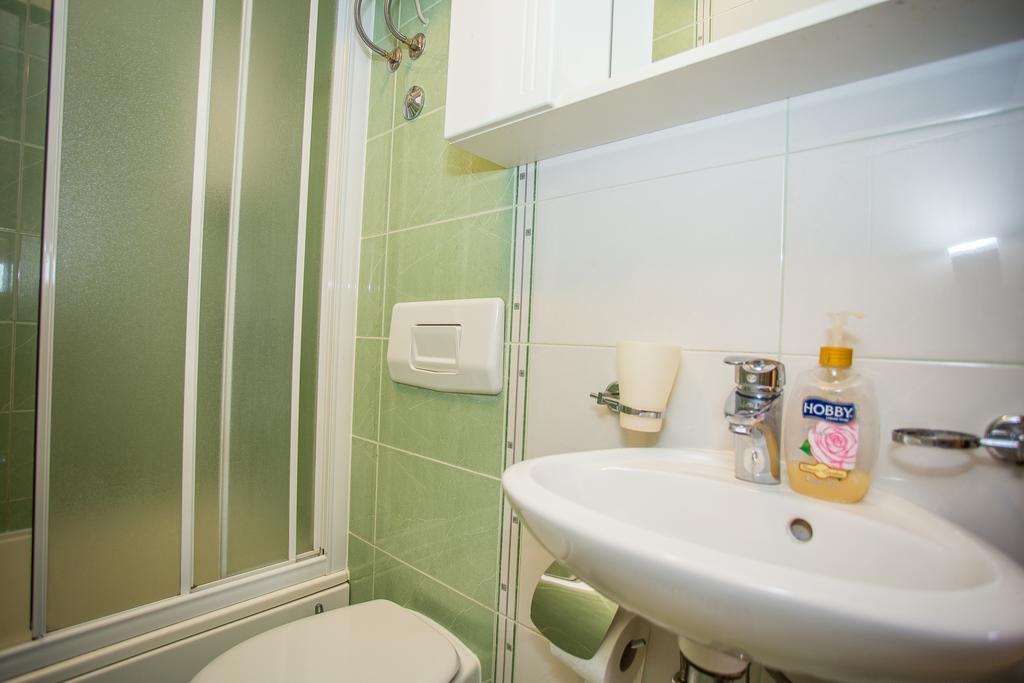 Apartments Mira Kaštela Kültér fotó